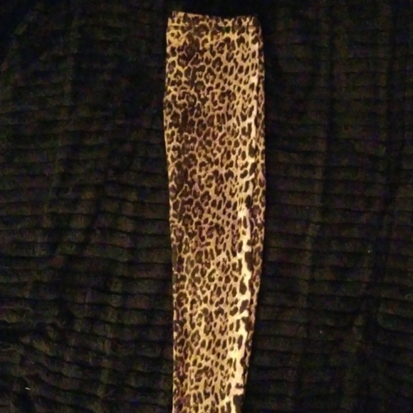Y2K F21 - MD Leopard Leggings - Picture 6 of 7